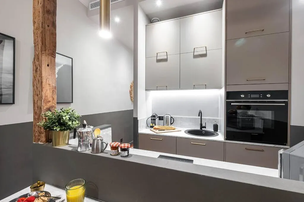 La Croix - Old Town Modern Apartment - 2 Bedrooms Nice France
