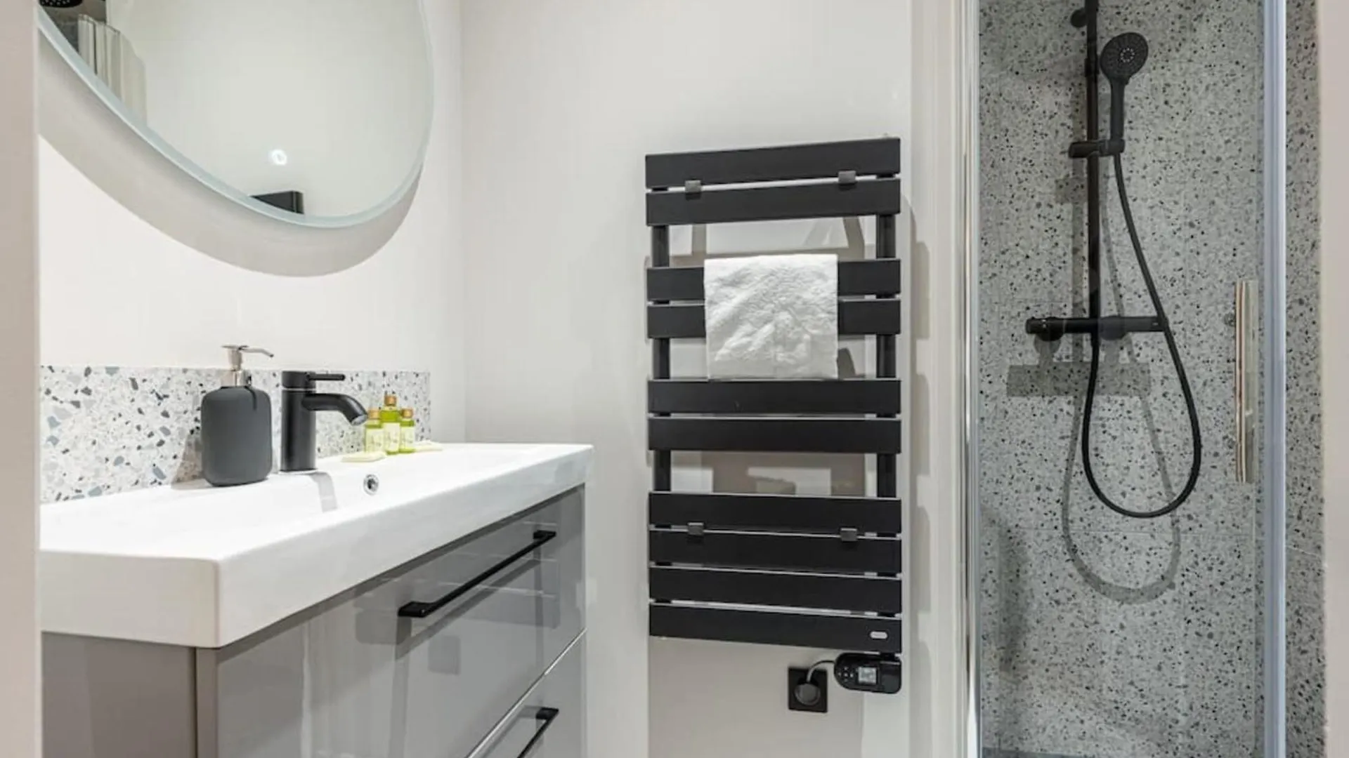 La Croix - Old Town Modern Apartment - 2 Bedrooms Nizza